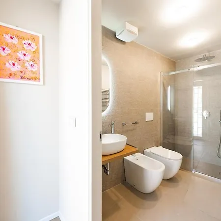 Beautiful Close To The Center Of Vila Boloňa